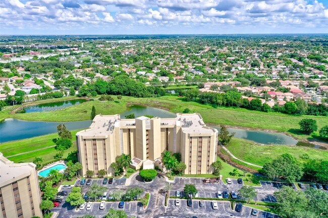 Building Photo - 7400 Radice Ct