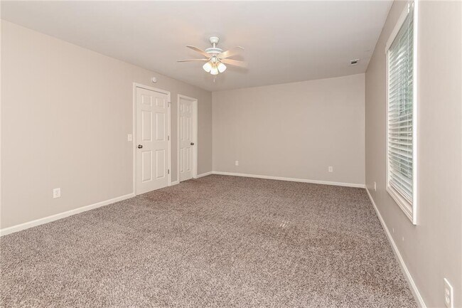Building Photo - 64 Maple Hill Dr