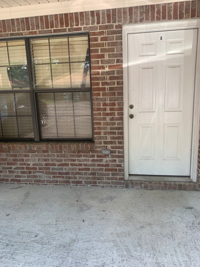 Building Photo - 216 E Church St