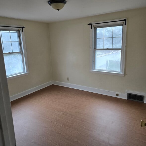 Building Photo - 155 Glenwood Ave