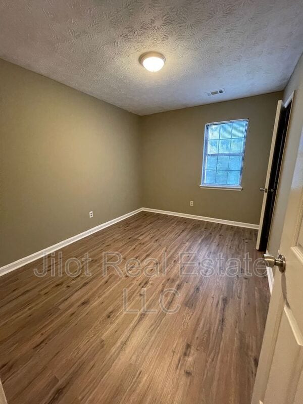 Building Photo - 372 Riverbrook Trail