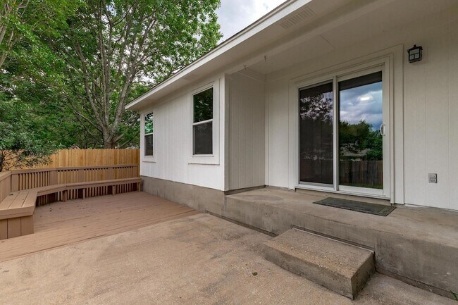 Building Photo - 16809 Bailey Jean Dr