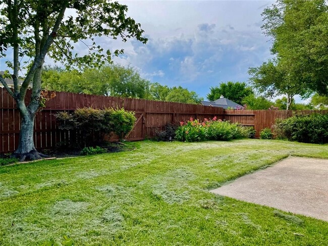 Building Photo - 608 Biscayne Bend Ln