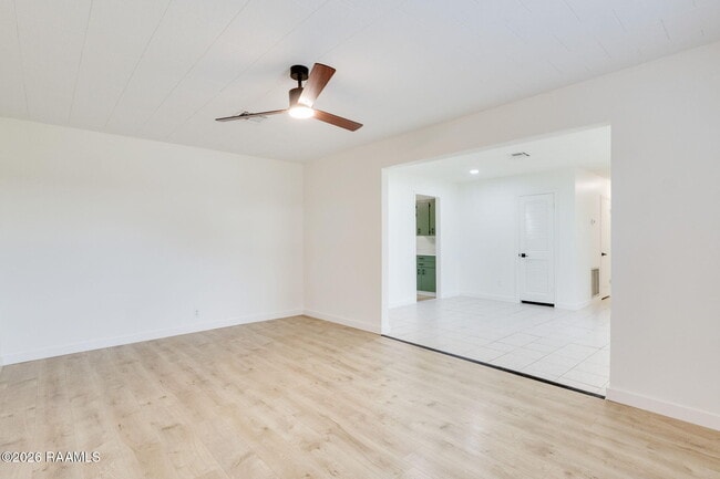 Building Photo - 304 W Broussard St