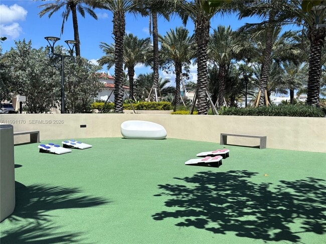 Building Photo - 400 South Pointe Dr