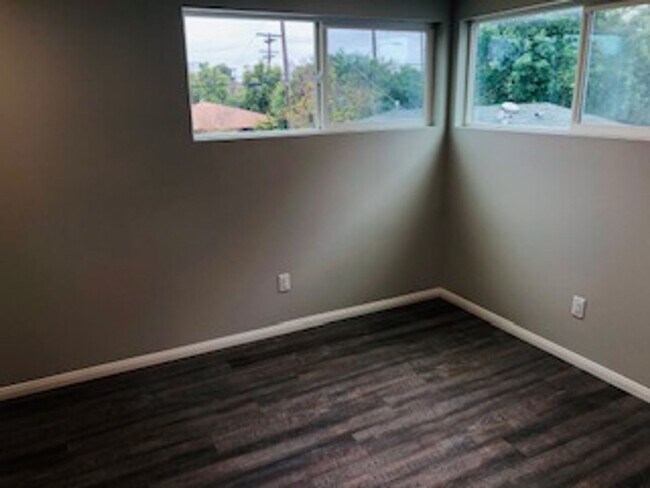 Building Photo - 6823 Amherst St