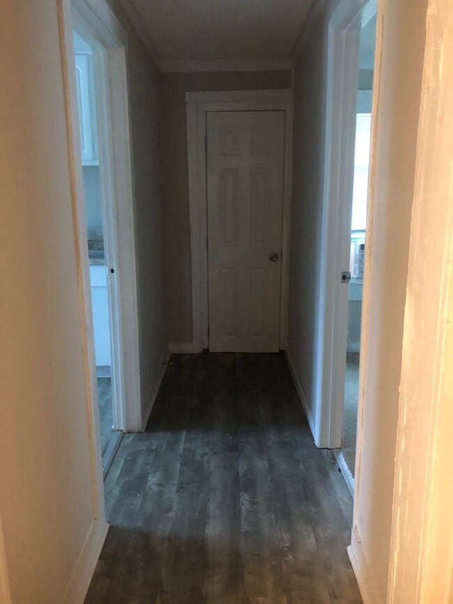 Building Photo - **Holiday Move-in Special**$500 off the fi...