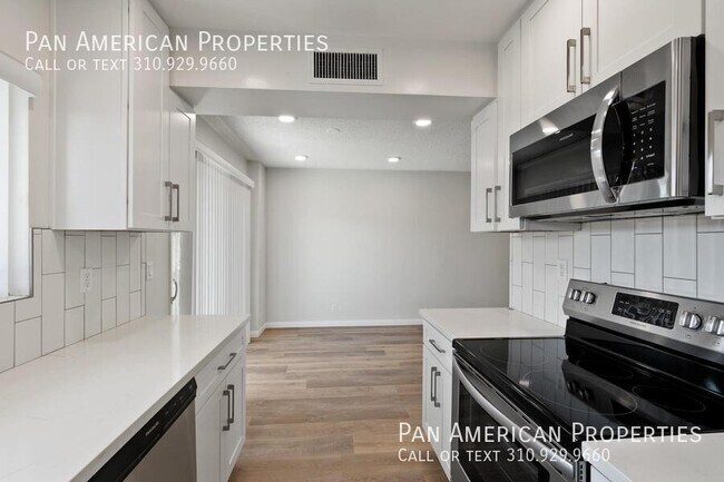 Building Photo - 450 Vista Dr