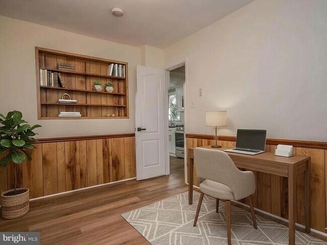 Building Photo - 4426 Hallet St