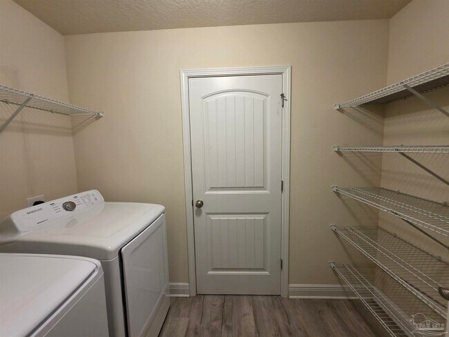 Building Photo - 4411 Fiske St