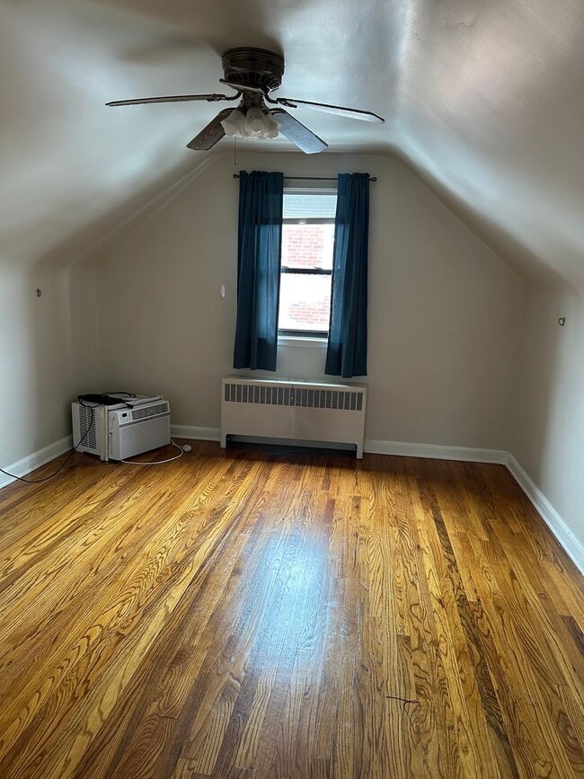 Building Photo - 3 Bedroom Brick Cape Cod in Central York School District!