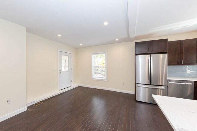 Building Photo - 59-59 Catherine St