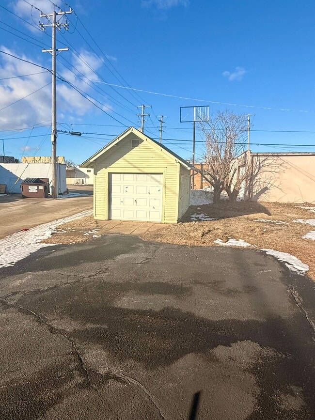 Building Photo - 2 story in Loves Park