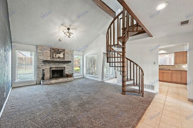 Building Photo - 1903 Reverchon Dr