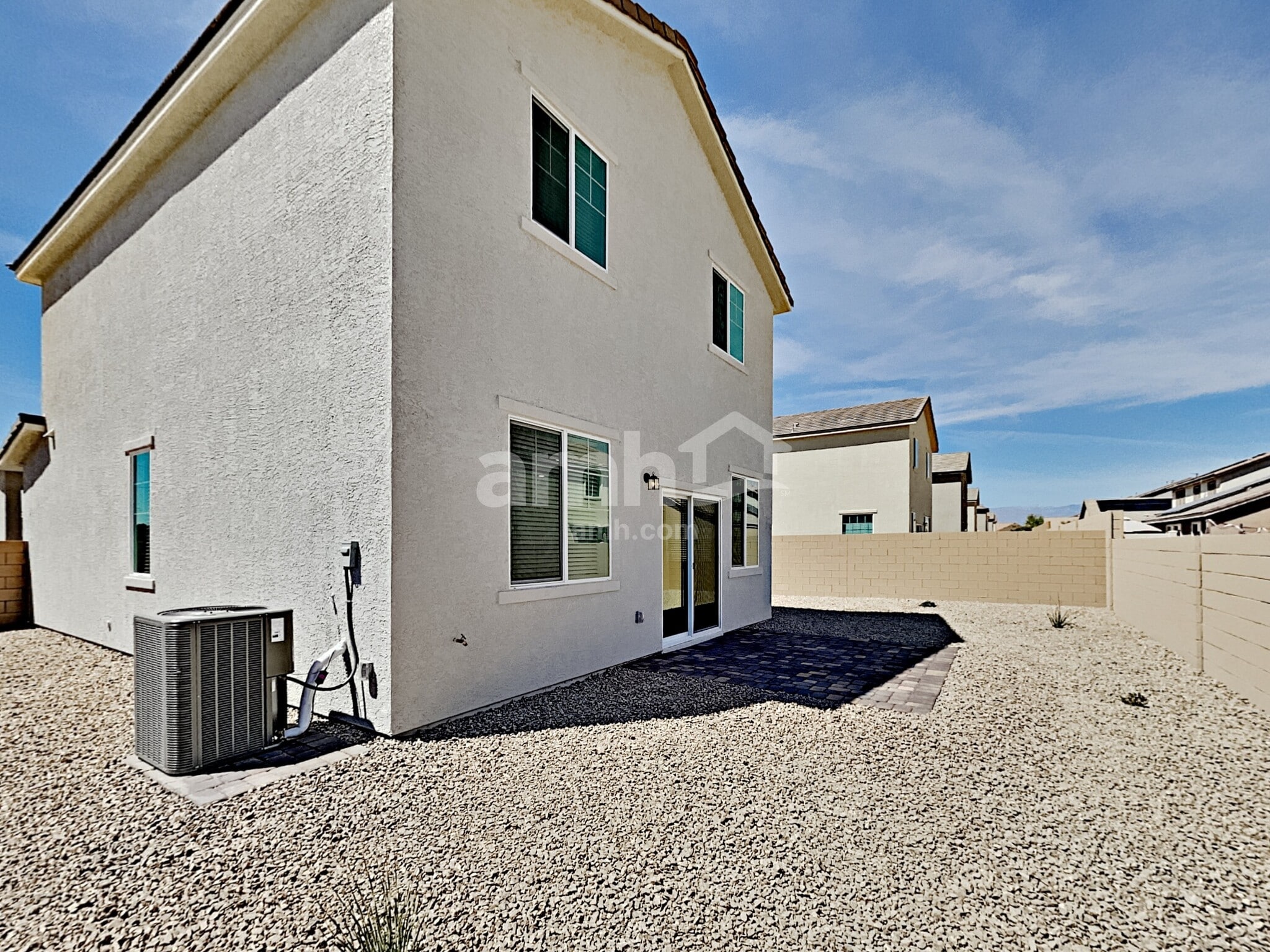 Building Photo - 1910 Macchia Ave