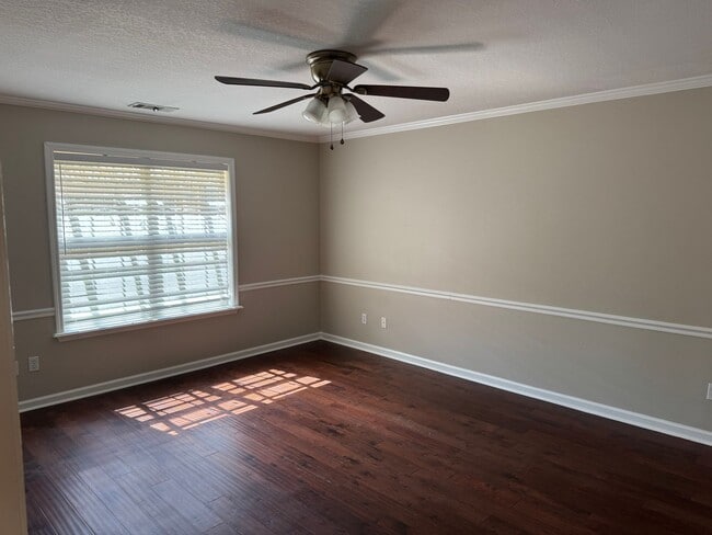 Building Photo - Great 3 bedroom 2.5 bath home!