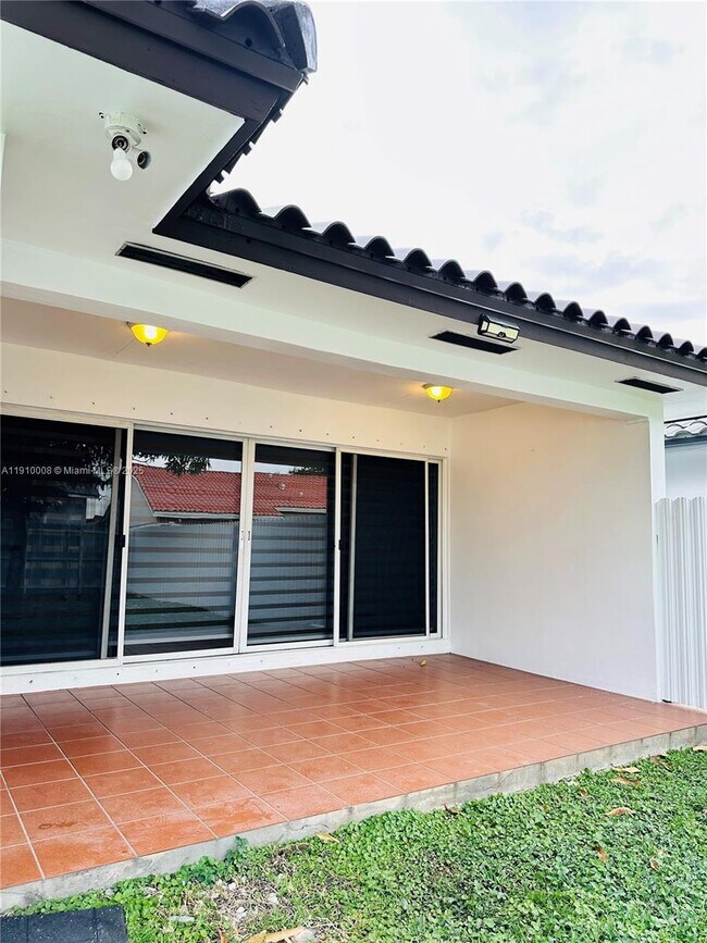 Building Photo - 1101 NW 134th Pl