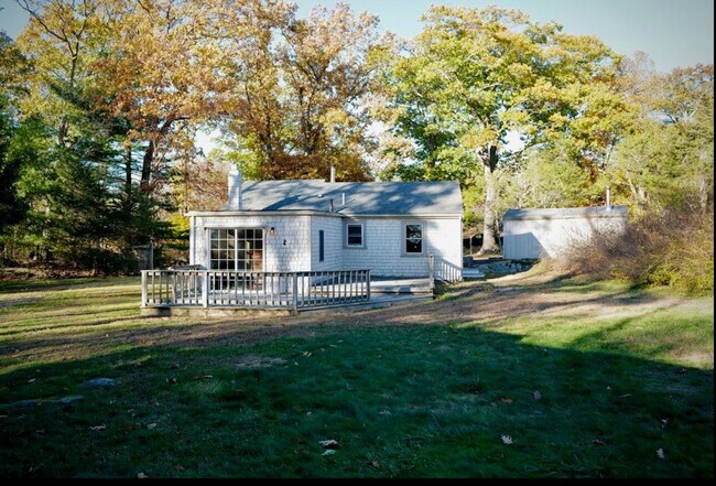 Building Photo - 252 Cedar St