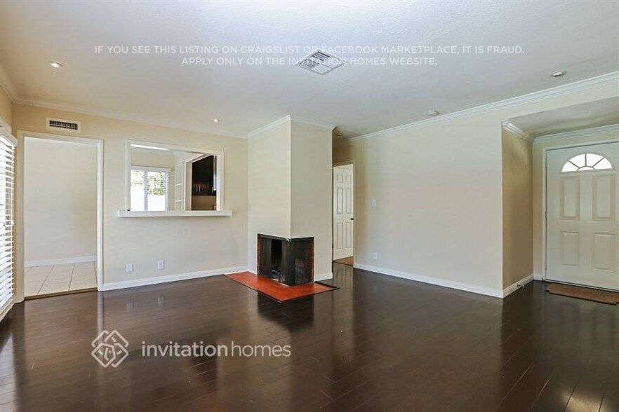Building Photo - 8017 Lurline Ave