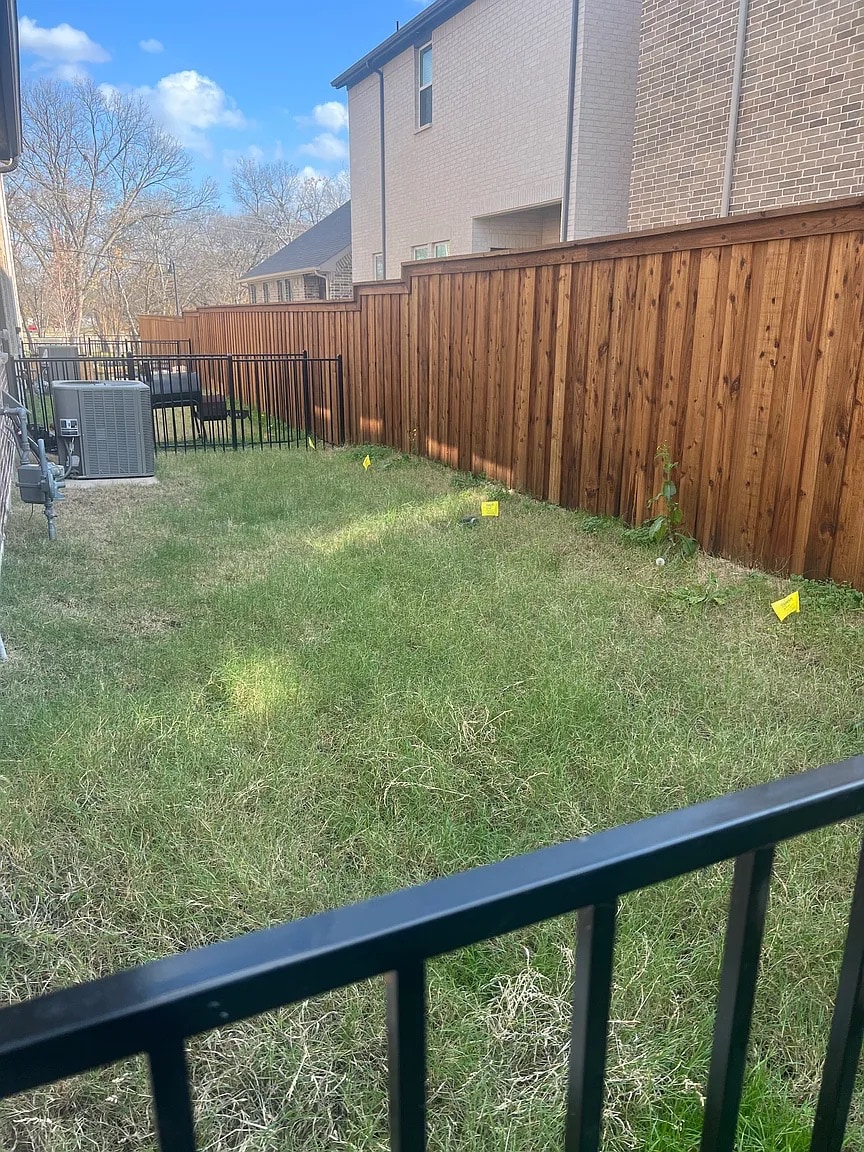 Building Photo - Room in House on Jones Dr
