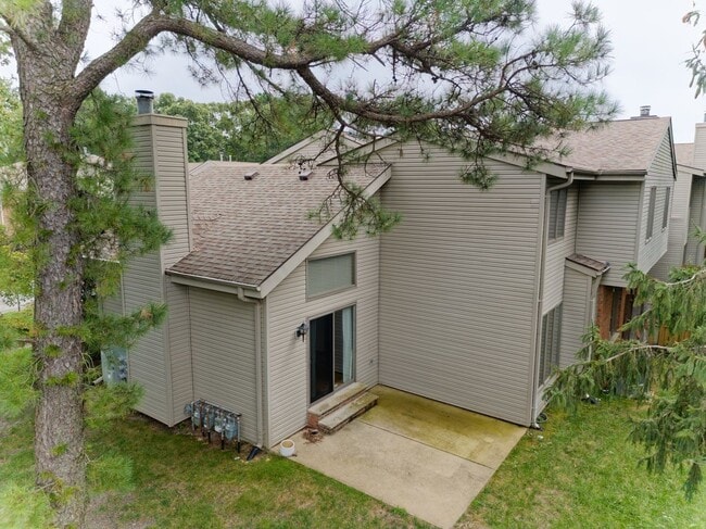 Building Photo - 26 White Swan Way