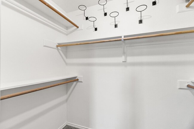 Building Photo - 3701 Oakmont Dr