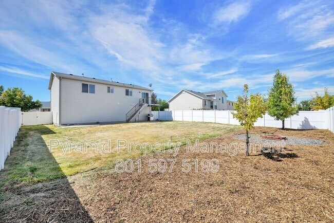 Building Photo - 2928 2075 S