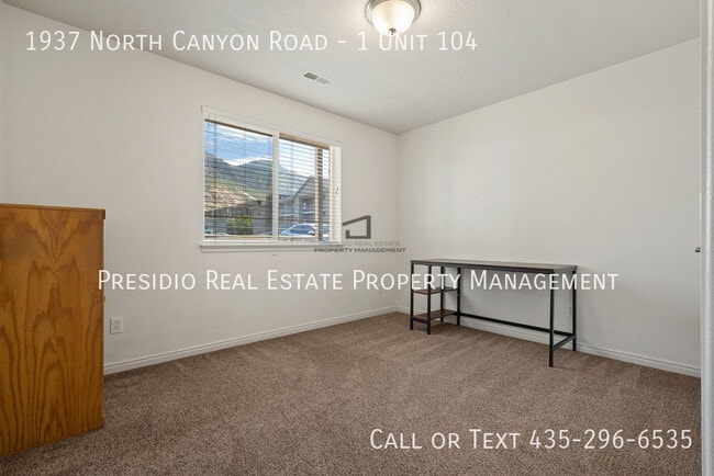 Building Photo - 1937 N Canyon Rd