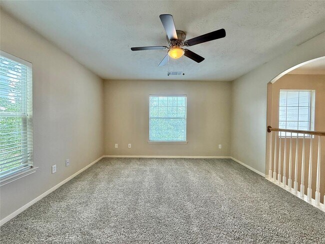 Building Photo - 25314 Oak Knot Dr