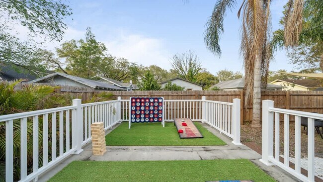 Building Photo - 307 W Haya St