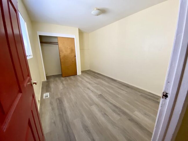 Building Photo - 2 bedroom in San Leandro CA 94578