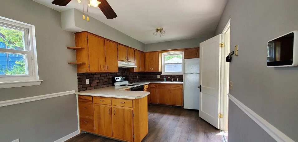 Building Photo - 3006 Alfred Ave
