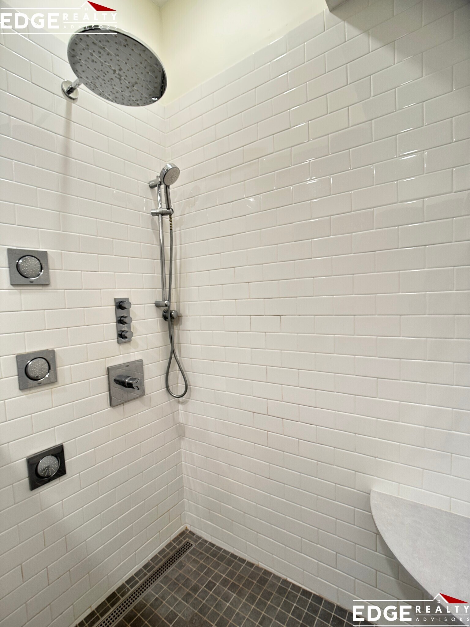 Building Photo - 92 Litchfield St