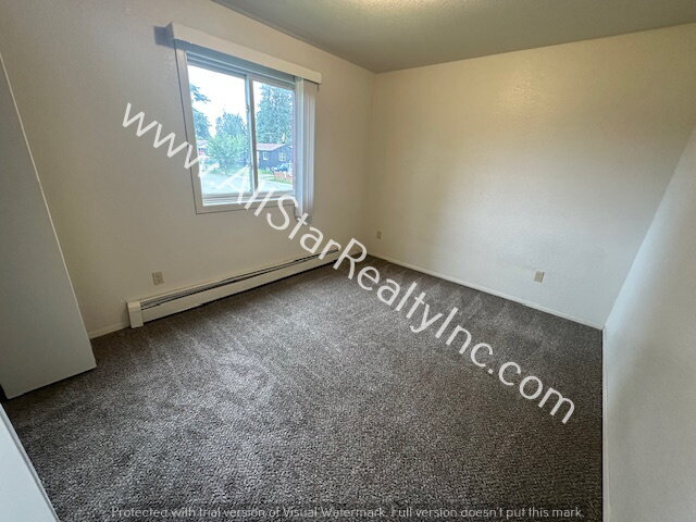 Building Photo - 216 N Flower St
