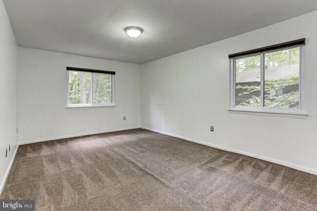 Building Photo - 10373 Currycomb Ct