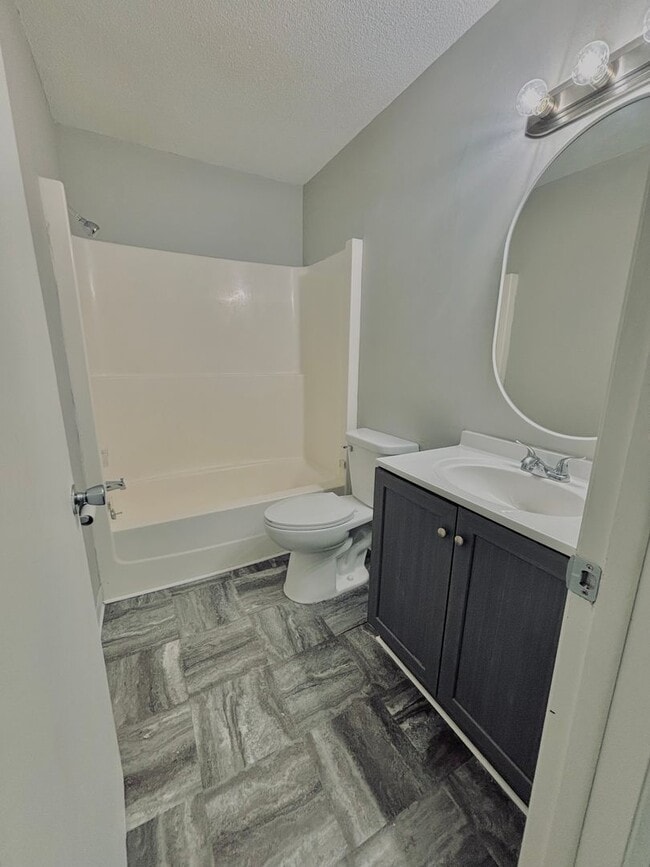 Building Photo - LOCATION LOCATION!  Prime, 1 bed/1 bath Co...