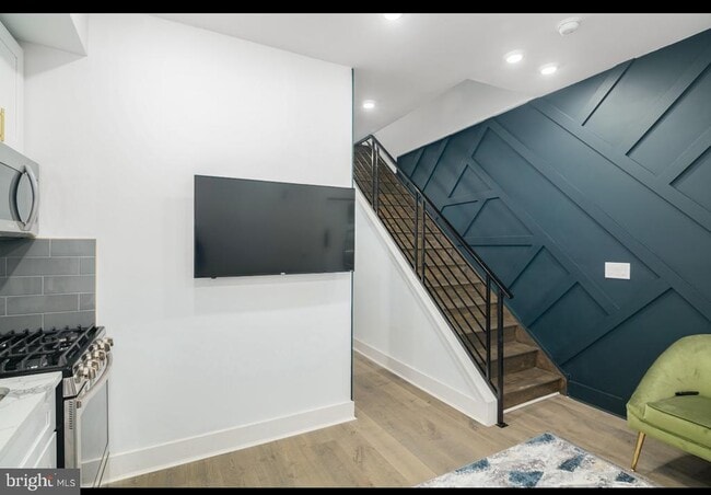 Building Photo - 3127 Richmond St