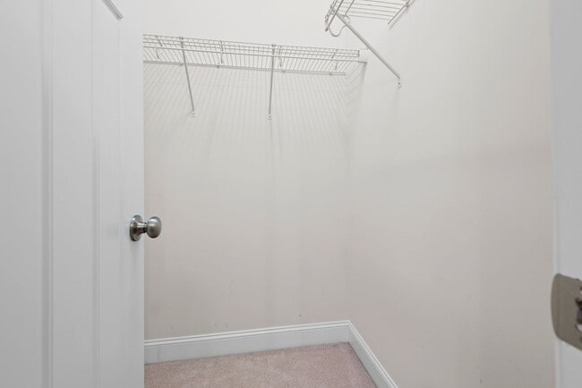 Building Photo - Beautiful 2-Bedroom Townhouse Near NCSU, Available June 15!