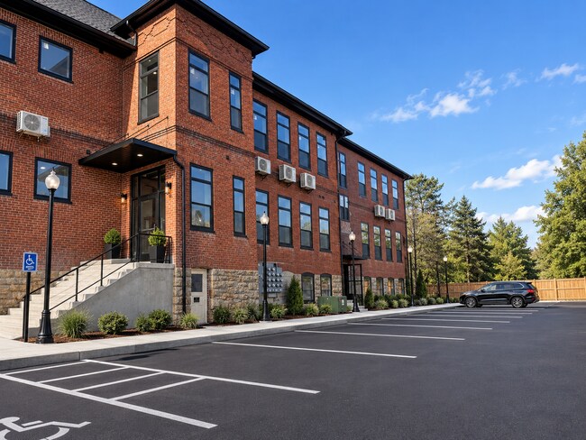 Building Photo - 69 Hill St