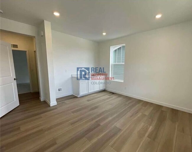 Building Photo - 5525 Wisteria Ave