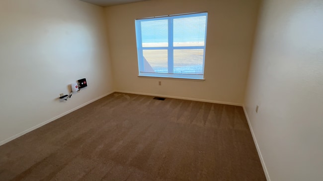 Building Photo - 375 Mickelson Ct