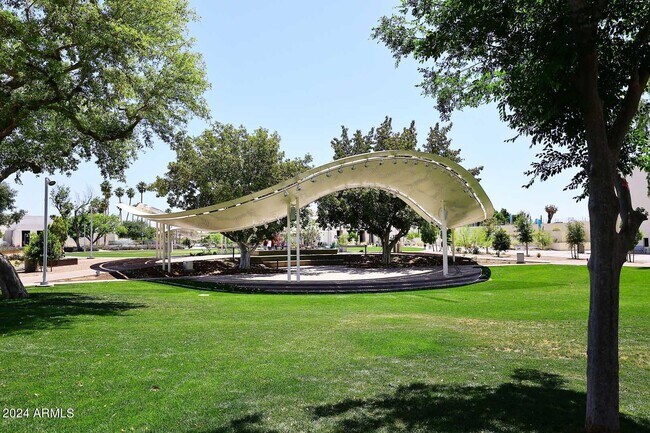 Building Photo - 7675 E McDonald Dr