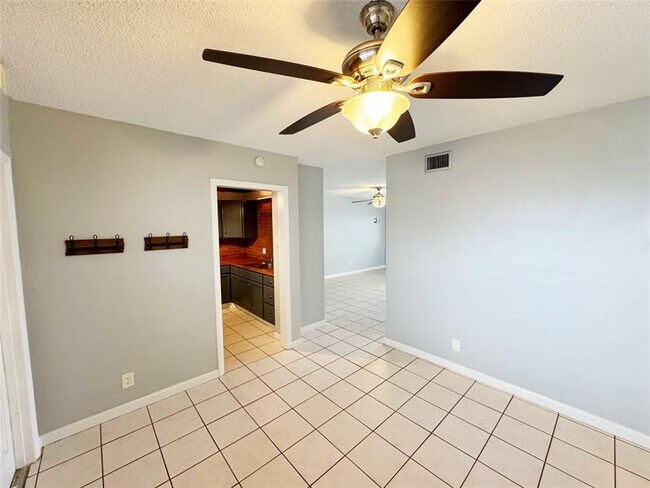 Building Photo - 1310 NW 43rd Ave