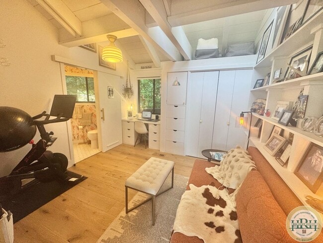Building Photo - Tranquil & Sun Drenched 3BR|3BR in Heart o...