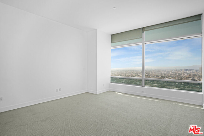 Building Photo - 900 W Olympic Blvd