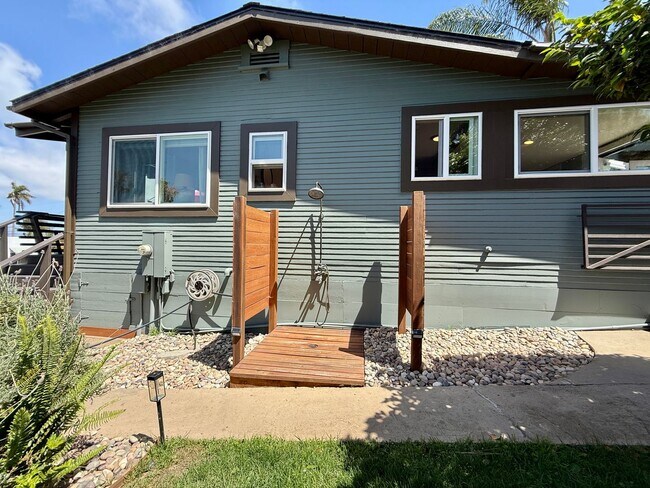 Building Photo - Gorgeous Fully Furnished Ocean Beach Retreat + FLEXIBLE STAY