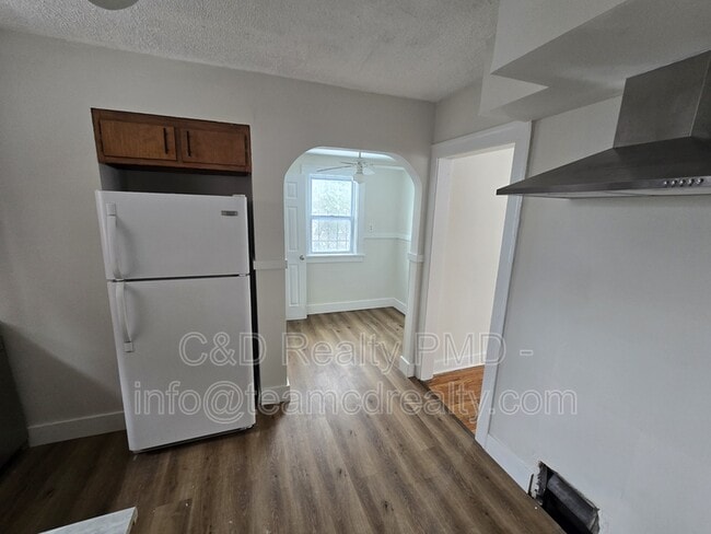 Building Photo - 15602 Delrey Ave