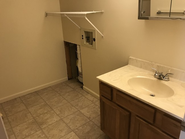LAUNDRY ROOM/HALF BATH - 108 Morgan St