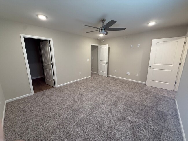 Building Photo - 129 S 5th St