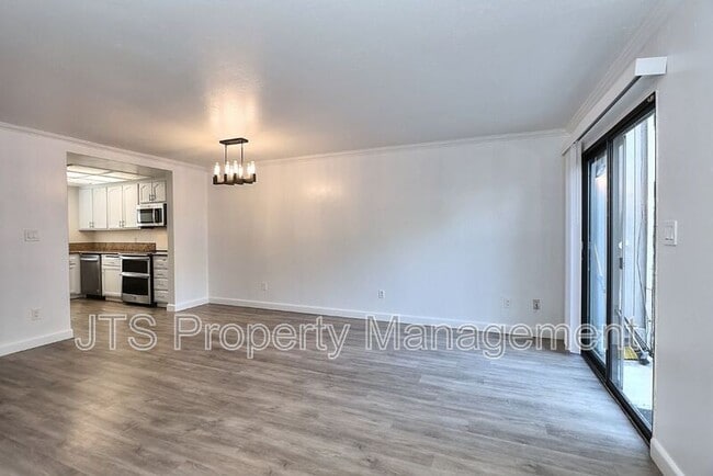 Building Photo - 9 Derow Ct